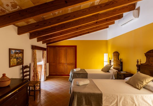 Villa en Bunyola - Honor - Rustic villa for up to 16 people Villa en Bunyola - Honor - Rustic villa for up to 16 people